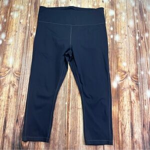 Athleta Women’s Crop Leggings Size Large 
Navy Blue